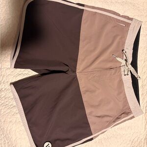 Vuori Cruise Board Short